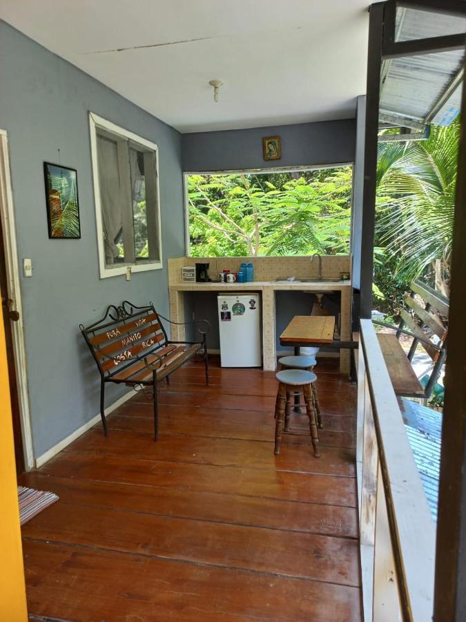 Bed and Breakfast Donde Familia Manito Paquera Exterior foto